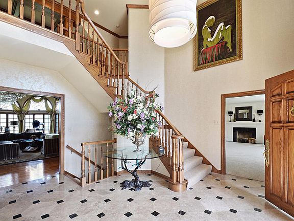 3rd image of 2850 W Deer Creek Ct