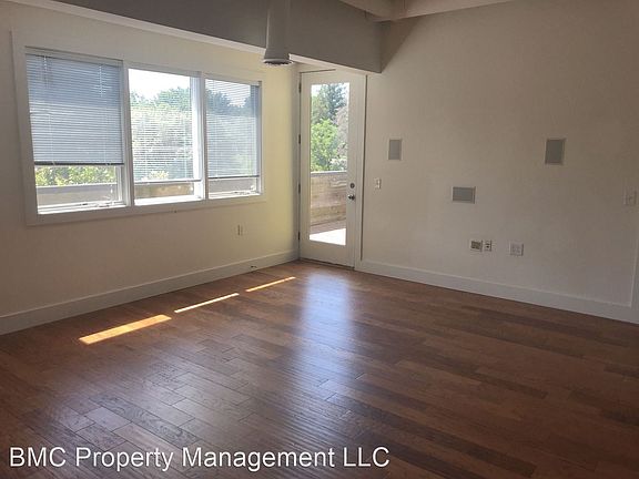 3rd image of 1707 Jefferson Park Ave APT 8