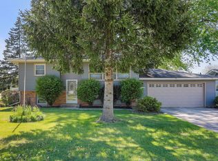 601 N West St, Plano, IL 60545