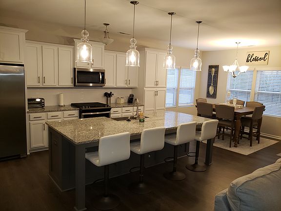 Kitchen and breakfast area.