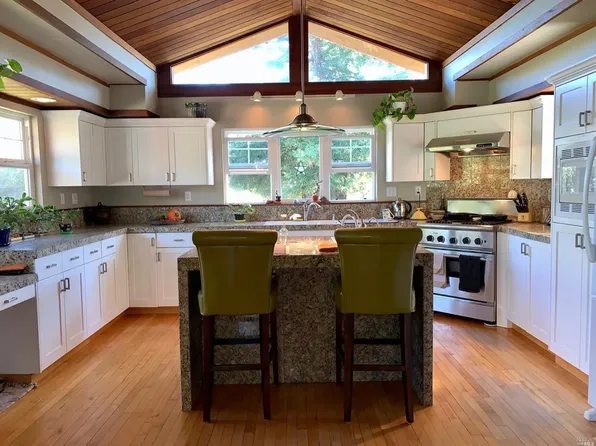 2944 Dyer Ave, Sebastopol, CA 95472