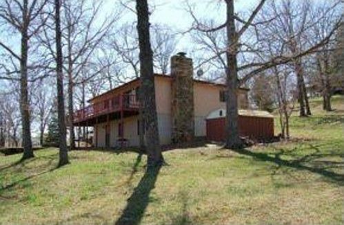 3rd image of 13 Huntington Ln