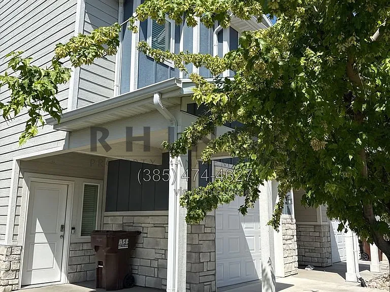 352 E 1850 N #13 — Photo 2