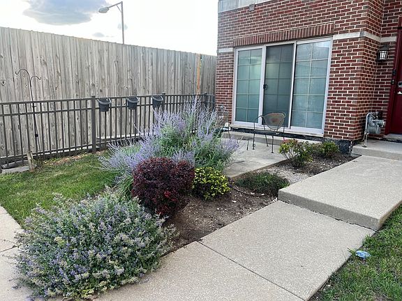 2nd image of 1815 Riverwoods Dr