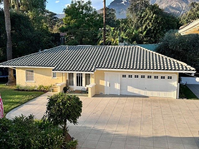 1st image of 1325 E Altadena Dr