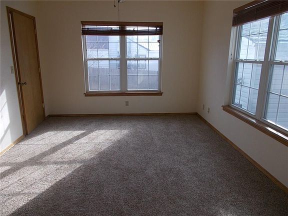 5th image of 1406 N Park Ave