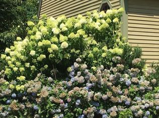 7 Jerdens Ln, Rockport, MA 01966