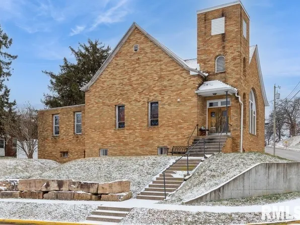 1200 2nd Ave, Silvis, IL 61282