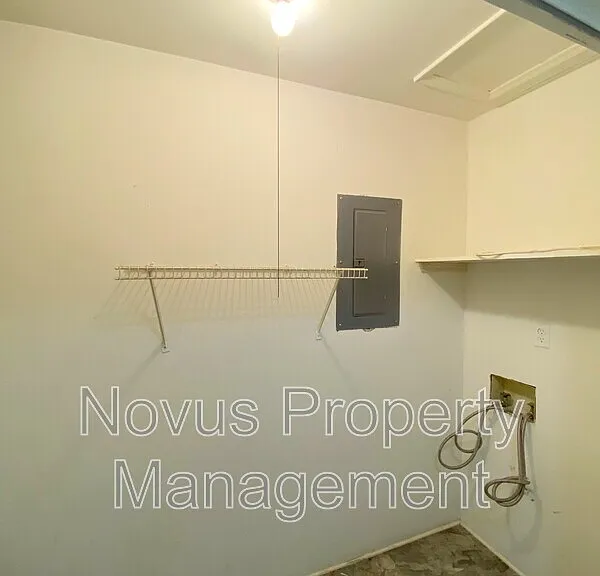 319 College St #A — Photo 12