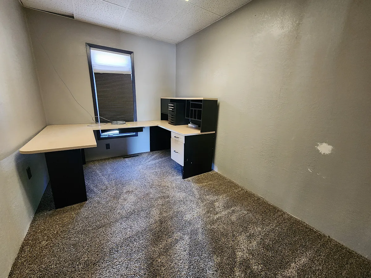 Building Photo - 2310 Falls Ave #1
