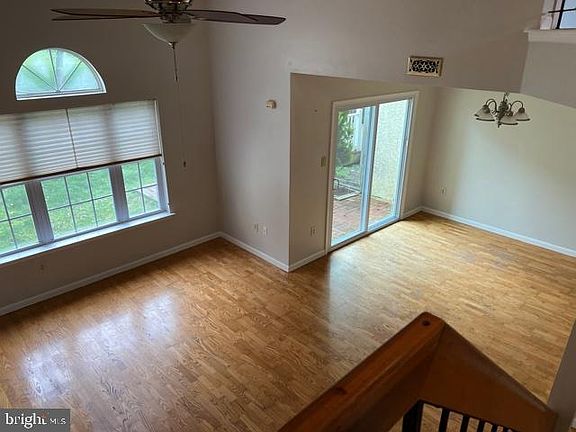 5th image of 23 Sequoia Dr