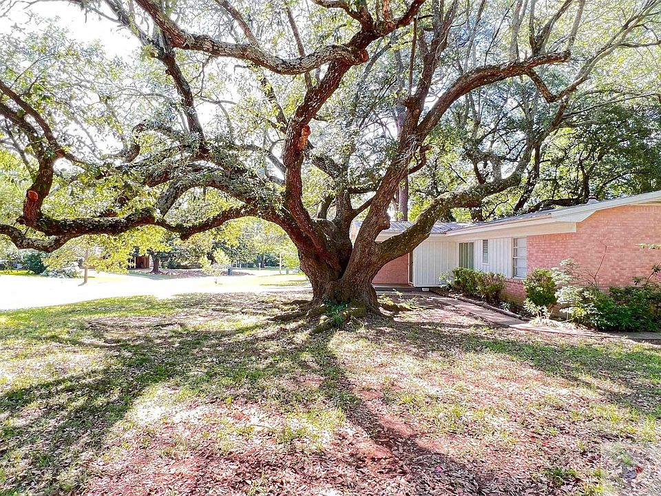 1st image of 112 Park Cir