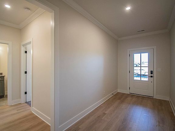 2nd image of 7050 Ironwood Cir