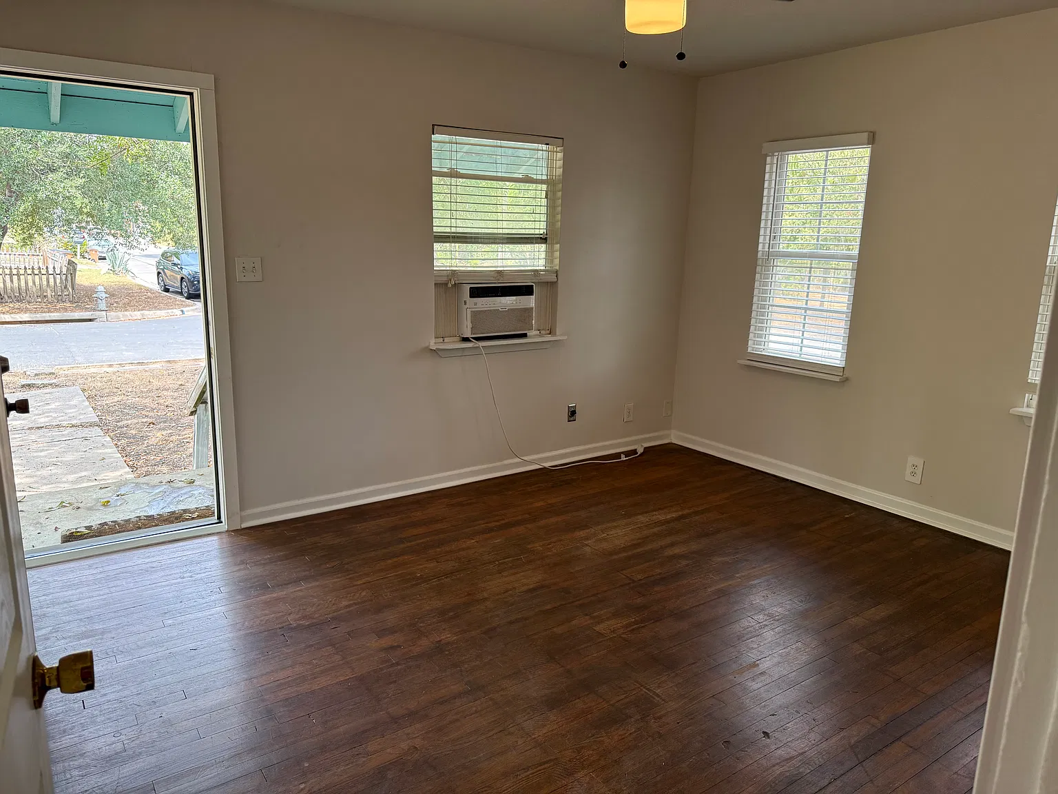 2 bed, 800 sqft, $1,750 — Photo 2