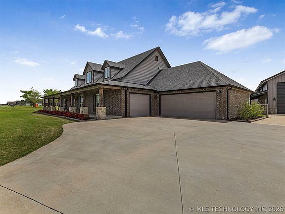 4th image of 2728 Crosscreek Dr