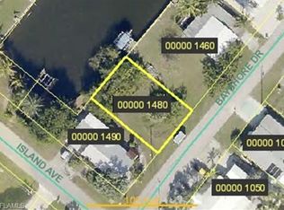 2626 Bayshore Dr, Matlacha, FL 33993