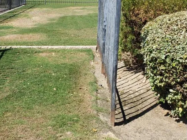 930 Olive Dr APT 18, Bakersfield, CA 93308