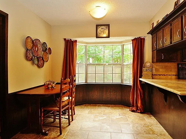 711 Enchanted Trail Dr — Photo 15