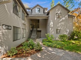 4000 Carman Dr #G108, Lake Oswego, OR 97035