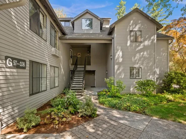 4000 Carman Dr #G108, Lake Oswego, OR 97035
