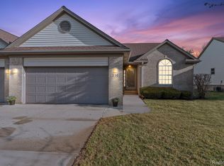 250 Winding Brk, Walled Lake, MI 48390