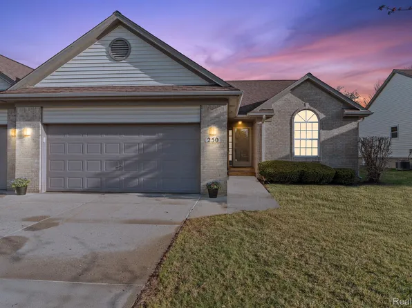 250 Winding Brk, Walled Lake, MI 48390