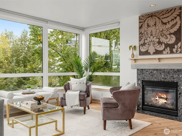 5001 California Avenue SW #402, Seattle, WA 98136