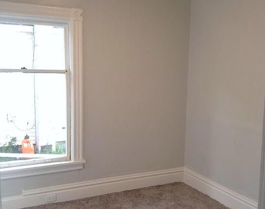 4th image of 833 Oakhill St SE