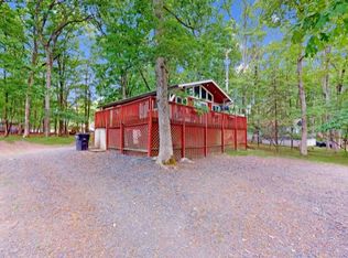 229 Ridge Dr, Milford, PA 18337