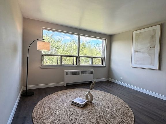 2nd image of 468 Ottawa St N #639-D