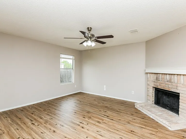 4329 Meadowknoll Dr — Photo 4