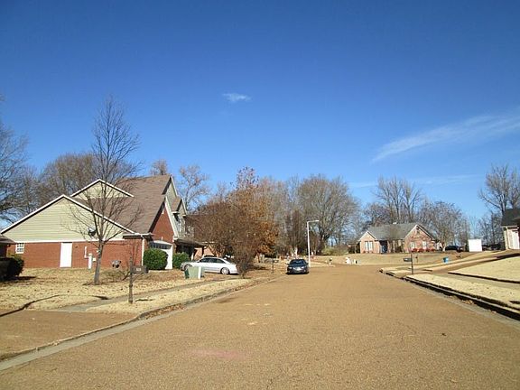 4th image of 5261 Charlotte Oak Cv