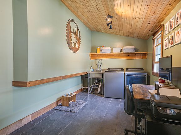 3rd image of 13 Tifani Ln