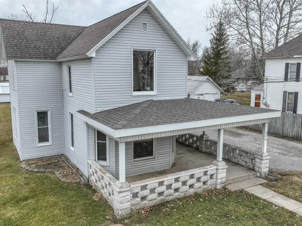 408 S Range St, Wolcott, IN 47995