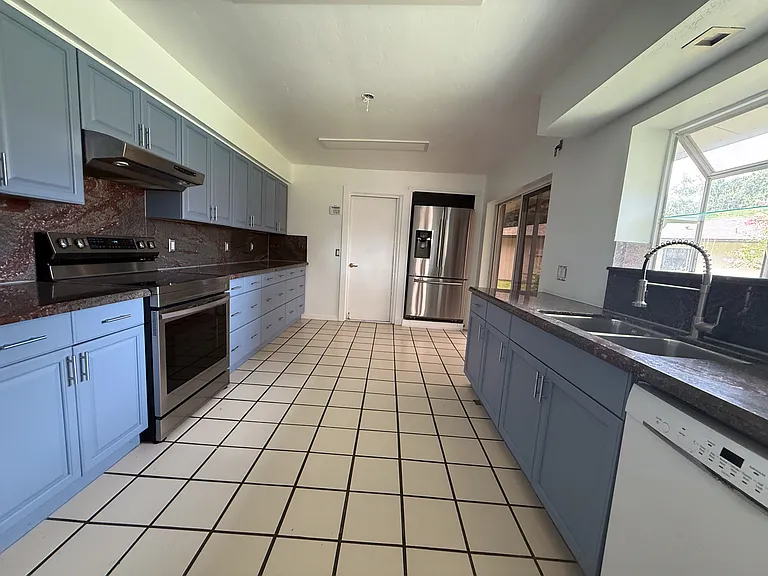 5840 Crabwood Ct — Photo 8