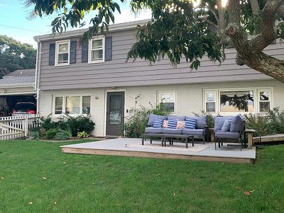 2nd image of 65 King Philip Ave