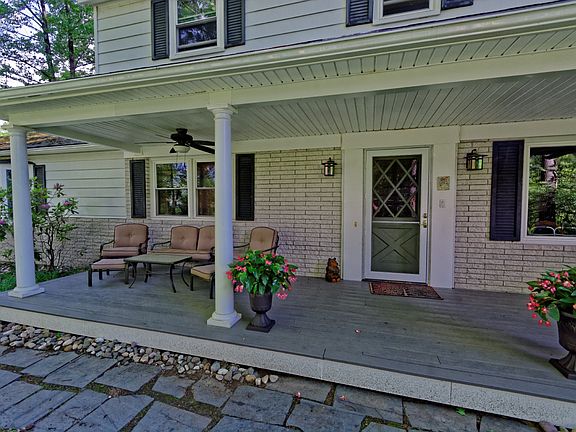 5th image of 33 Broadleaf Dr