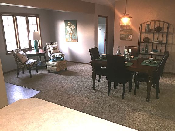 5th image of 129 20th Dr SE