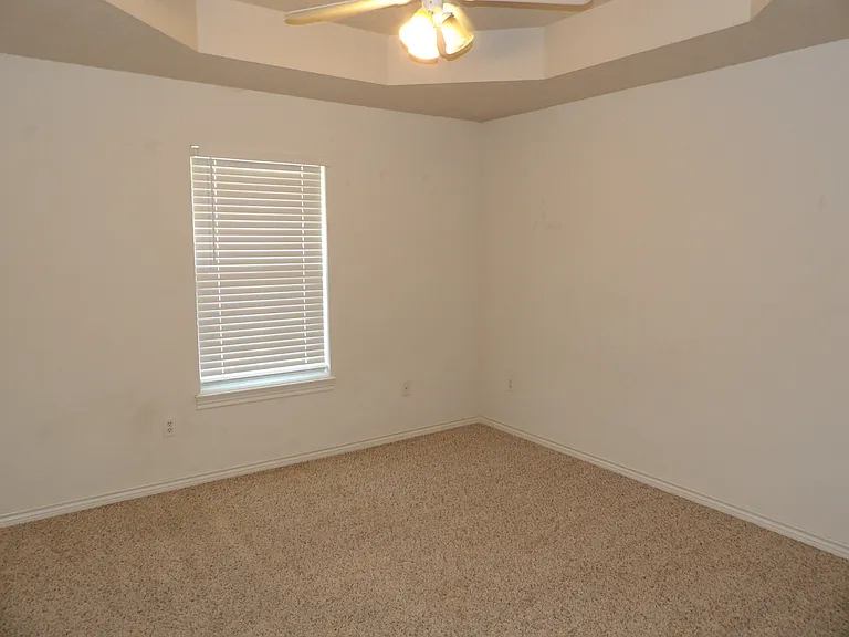 405 SE Lancelot Ln — Photo 6