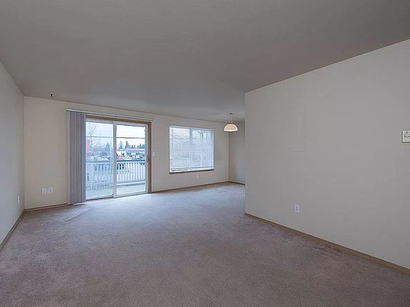 2nd image of 218 Maple Ave