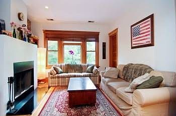 5th image of 3427 N Leavitt St