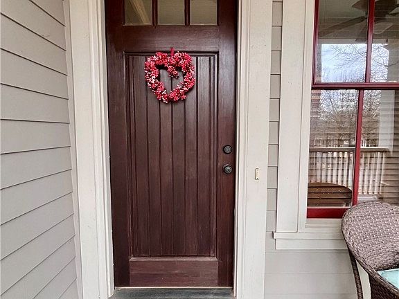 3rd image of 25 Charter Oak Drive