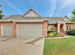 2062 N Paddock Green Ct, Wichita, KS 67206