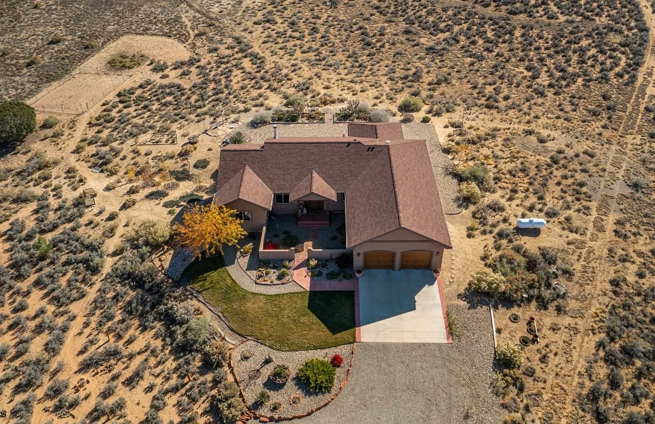 Road D6, Cortez — Photo 3