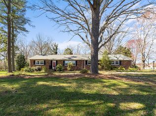 385 Harryhogan Rd, Callao, VA 22435