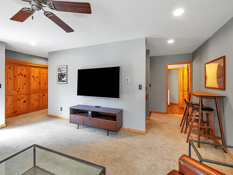 83 Larkspur Ln #B — Photo 21