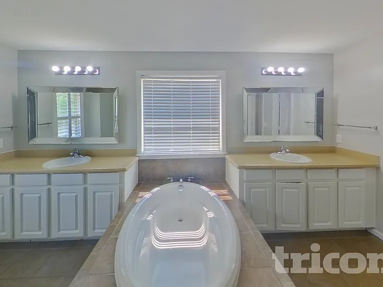 7457 Mistydawn Dr — Photo 9