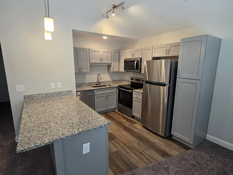 421 N McCrary St #421 — Photo 9