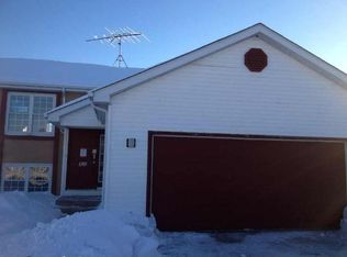 1305 Green Meadow Ln, Harvard, IL 60033