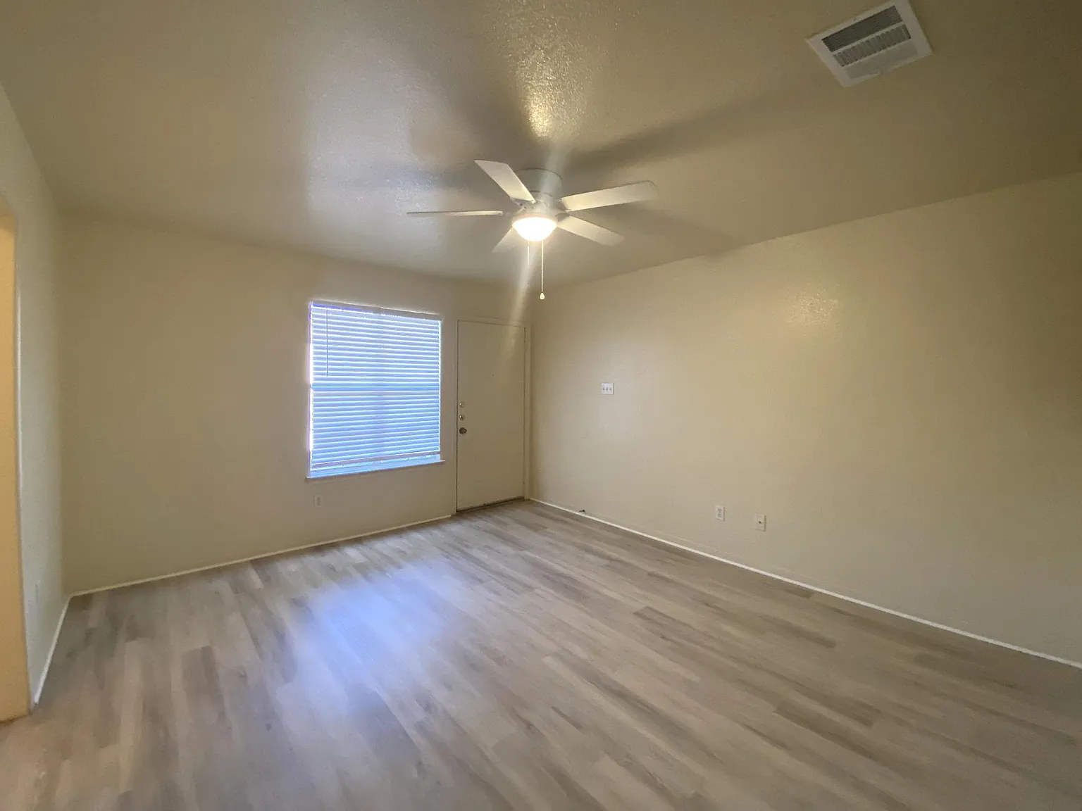 3 bed, 1150 sqft, $850 — Photo 3